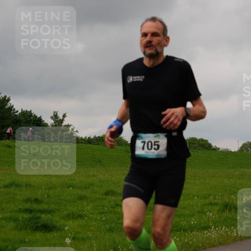 05.05.2024 - 7. Wedeler Halbmarathon Fuchs,  Jonas http://msf.ph/oto/6233002 05.05.2024 11:14:13 Laufen 705 meine-sportfotos.de