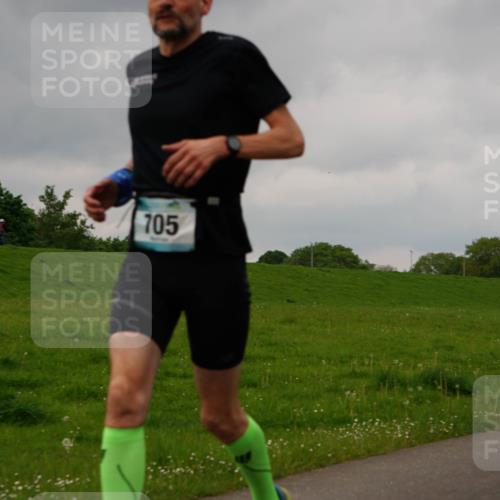 05.05.2024 - 7. Wedeler Halbmarathon Fuchs,  Jonas http://msf.ph/oto/6233003 05.05.2024 11:14:13 Laufen 705 meine-sportfotos.de
