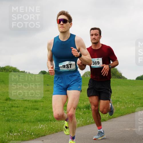 05.05.2024 - 7. Wedeler Halbmarathon Fuchs,  Jonas http://msf.ph/oto/6233009 05.05.2024 11:14:15 Laufen 737, 369 meine-sportfotos.de
