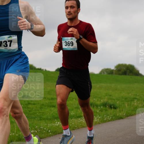 05.05.2024 - 7. Wedeler Halbmarathon Fuchs,  Jonas http://msf.ph/oto/6233013 05.05.2024 11:14:15 Laufen 737, 369 meine-sportfotos.de
