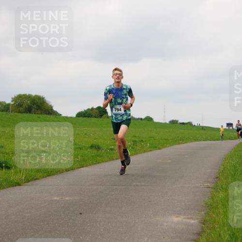 05.05.2024 - 7. Wedeler Halbmarathon Fuchs,  Jonas http://msf.ph/oto/6233018 05.05.2024 11:14:17 Laufen 794 meine-sportfotos.de