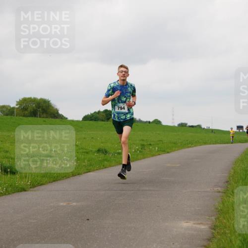 05.05.2024 - 7. Wedeler Halbmarathon Fuchs,  Jonas http://msf.ph/oto/6233019 05.05.2024 11:14:18 Laufen 794 meine-sportfotos.de