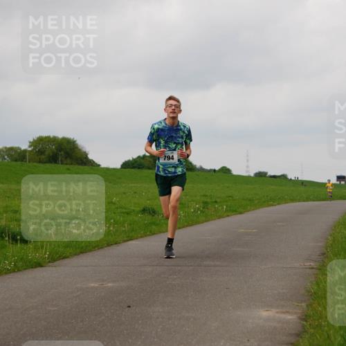 05.05.2024 - 7. Wedeler Halbmarathon Fuchs,  Jonas http://msf.ph/oto/6233020 05.05.2024 11:14:18 Laufen 794 meine-sportfotos.de