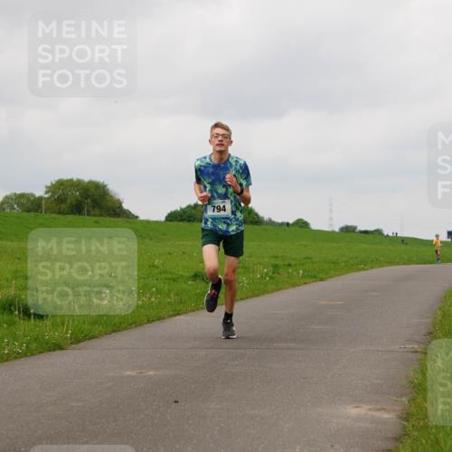 05.05.2024 - 7. Wedeler Halbmarathon Fuchs,  Jonas http://msf.ph/oto/6233021 05.05.2024 11:14:18 Laufen 794 meine-sportfotos.de