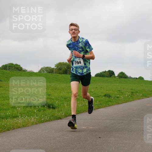 05.05.2024 - 7. Wedeler Halbmarathon Fuchs,  Jonas http://msf.ph/oto/6233029 05.05.2024 11:14:19 Laufen 794 meine-sportfotos.de