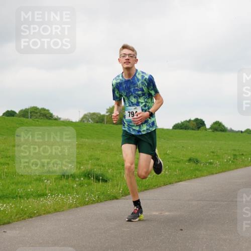 05.05.2024 - 7. Wedeler Halbmarathon Fuchs,  Jonas http://msf.ph/oto/6233030 05.05.2024 11:14:19 Laufen 79 meine-sportfotos.de