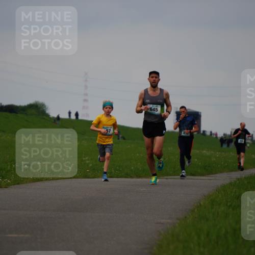 05.05.2024 - 7. Wedeler Halbmarathon Fuchs,  Jonas http://msf.ph/oto/6233045 05.05.2024 11:14:23 Laufen 645, 61 meine-sportfotos.de