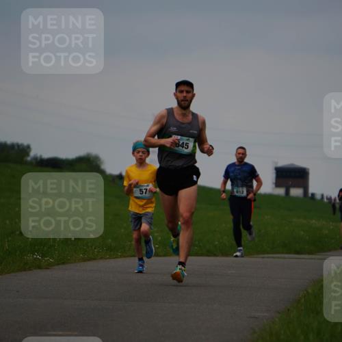 05.05.2024 - 7. Wedeler Halbmarathon Fuchs,  Jonas http://msf.ph/oto/6233062 05.05.2024 11:14:26 Laufen 57, 645, 612 meine-sportfotos.de
