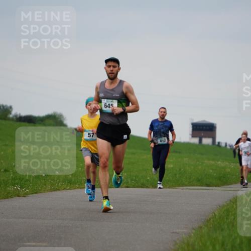 05.05.2024 - 7. Wedeler Halbmarathon Fuchs,  Jonas http://msf.ph/oto/6233065 05.05.2024 11:14:27 Laufen 645, 57, 612 meine-sportfotos.de