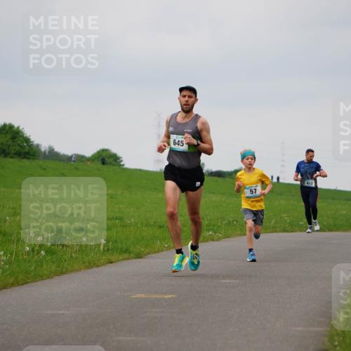 05.05.2024 - 7. Wedeler Halbmarathon Fuchs,  Jonas http://msf.ph/oto/6233067 05.05.2024 11:14:29 Laufen 645, 57, 612 meine-sportfotos.de