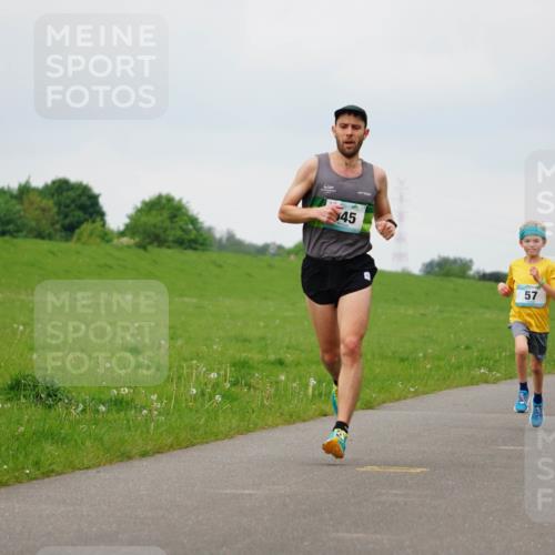 05.05.2024 - 7. Wedeler Halbmarathon Fuchs,  Jonas http://msf.ph/oto/6233076 05.05.2024 11:14:30 Laufen 45, 57, 612 meine-sportfotos.de