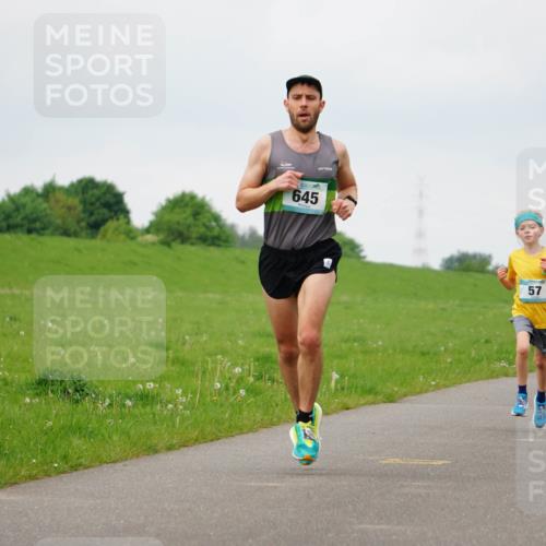 05.05.2024 - 7. Wedeler Halbmarathon Fuchs,  Jonas http://msf.ph/oto/6233081 05.05.2024 11:14:31 Laufen 645, 57 meine-sportfotos.de
