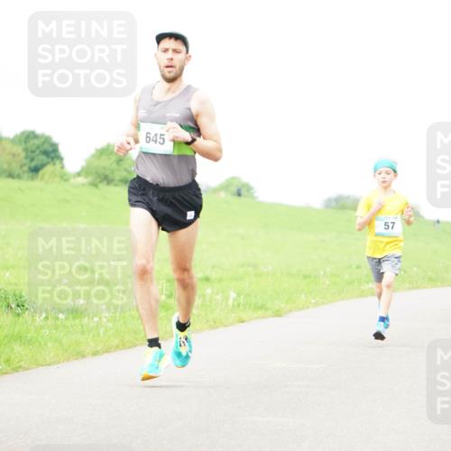 05.05.2024 - 7. Wedeler Halbmarathon Fuchs,  Jonas http://msf.ph/oto/6233084 05.05.2024 11:14:31 Laufen 645, 57 meine-sportfotos.de
