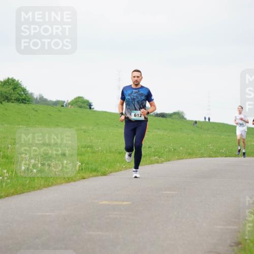 05.05.2024 - 7. Wedeler Halbmarathon Fuchs,  Jonas http://msf.ph/oto/6233103 05.05.2024 11:14:36 Laufen 612 meine-sportfotos.de