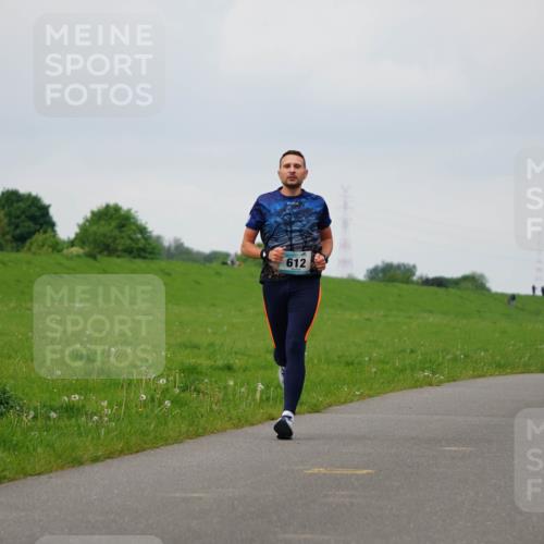 05.05.2024 - 7. Wedeler Halbmarathon Fuchs,  Jonas http://msf.ph/oto/6233114 05.05.2024 11:14:37 Laufen 612 meine-sportfotos.de