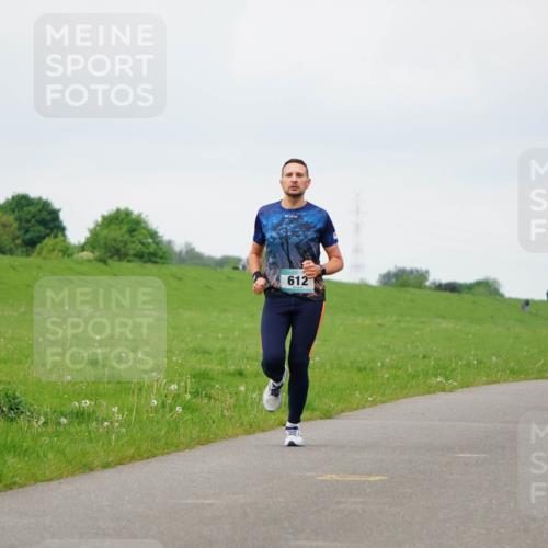 05.05.2024 - 7. Wedeler Halbmarathon Fuchs,  Jonas http://msf.ph/oto/6233115 05.05.2024 11:14:37 Laufen 612, 829 meine-sportfotos.de