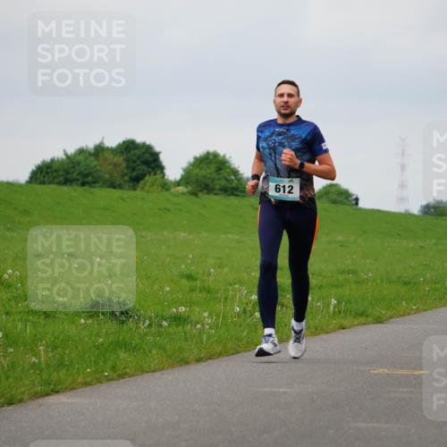 05.05.2024 - 7. Wedeler Halbmarathon Fuchs,  Jonas http://msf.ph/oto/6233122 05.05.2024 11:14:38 Laufen 612 meine-sportfotos.de