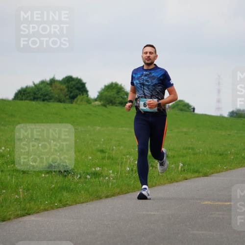 05.05.2024 - 7. Wedeler Halbmarathon Fuchs,  Jonas http://msf.ph/oto/6233123 05.05.2024 11:14:38 Laufen 6 meine-sportfotos.de