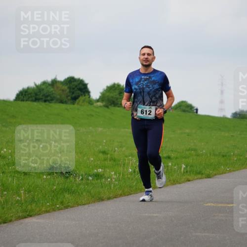 05.05.2024 - 7. Wedeler Halbmarathon Fuchs,  Jonas http://msf.ph/oto/6233124 05.05.2024 11:14:39 Laufen 612 meine-sportfotos.de