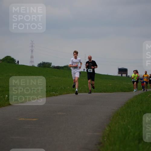 05.05.2024 - 7. Wedeler Halbmarathon Fuchs,  Jonas http://msf.ph/oto/6233137 05.05.2024 11:14:42 Laufen 829, 458 meine-sportfotos.de