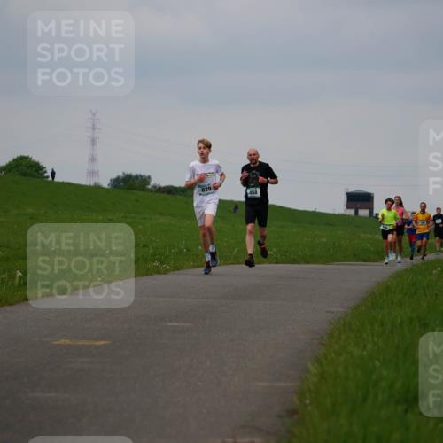05.05.2024 - 7. Wedeler Halbmarathon Fuchs,  Jonas http://msf.ph/oto/6233142 05.05.2024 11:14:42 Laufen 829, 458 meine-sportfotos.de