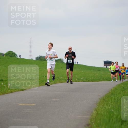 05.05.2024 - 7. Wedeler Halbmarathon Fuchs,  Jonas http://msf.ph/oto/6233147 05.05.2024 11:14:44 Laufen  meine-sportfotos.de
