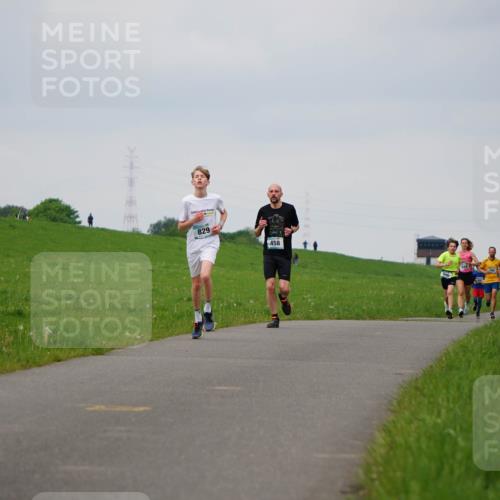 05.05.2024 - 7. Wedeler Halbmarathon Fuchs,  Jonas http://msf.ph/oto/6233149 05.05.2024 11:14:44 Laufen 829, 458 meine-sportfotos.de