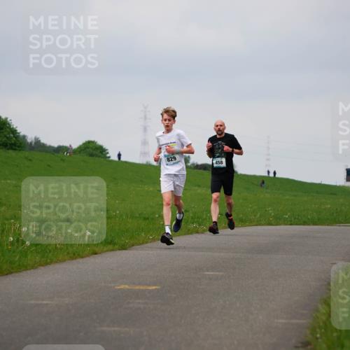 05.05.2024 - 7. Wedeler Halbmarathon Fuchs,  Jonas http://msf.ph/oto/6233159 05.05.2024 11:14:45 Laufen 829, 458 meine-sportfotos.de