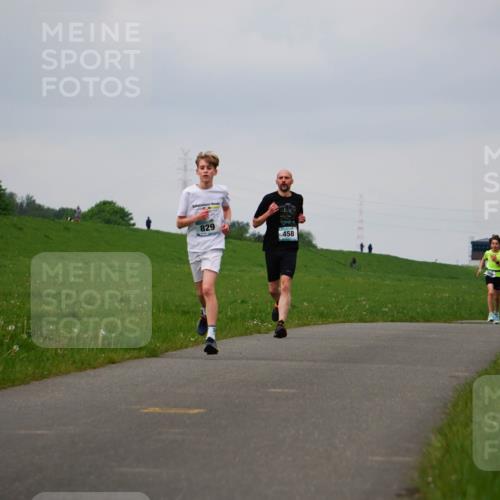 05.05.2024 - 7. Wedeler Halbmarathon Fuchs,  Jonas http://msf.ph/oto/6233162 05.05.2024 11:14:45 Laufen 829, 458, 524 meine-sportfotos.de