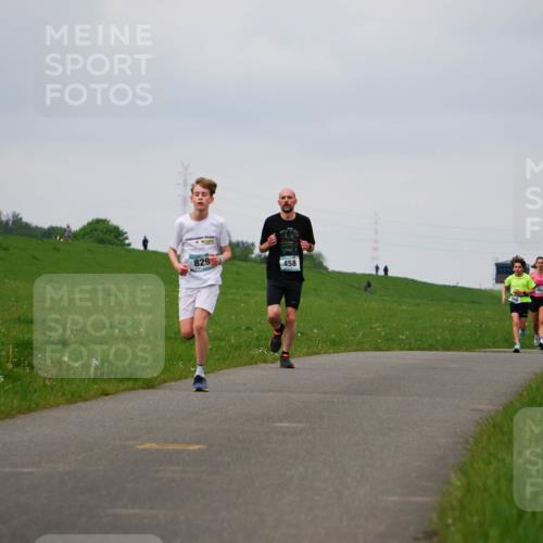 05.05.2024 - 7. Wedeler Halbmarathon Fuchs,  Jonas http://msf.ph/oto/6233163 05.05.2024 11:14:45 Laufen 829, 458 meine-sportfotos.de