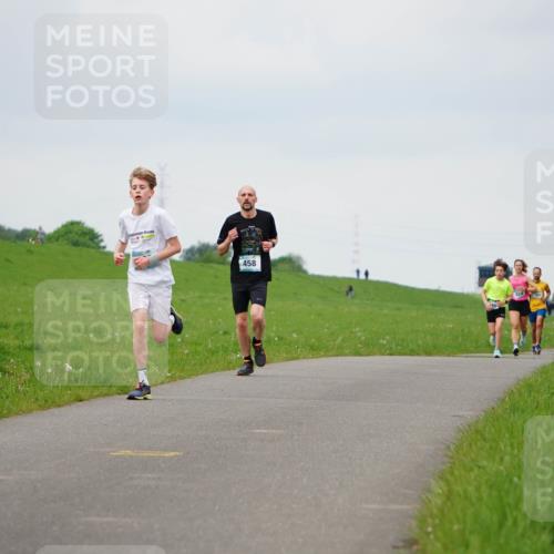 05.05.2024 - 7. Wedeler Halbmarathon Fuchs,  Jonas http://msf.ph/oto/6233166 05.05.2024 11:14:46 Laufen 458 meine-sportfotos.de