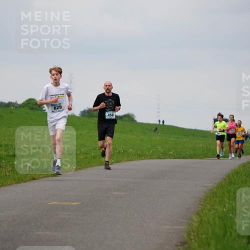05.05.2024 - 7. Wedeler Halbmarathon Fuchs,  Jonas http://msf.ph/oto/6233168 05.05.2024 11:14:46 Laufen 829, 458 meine-sportfotos.de