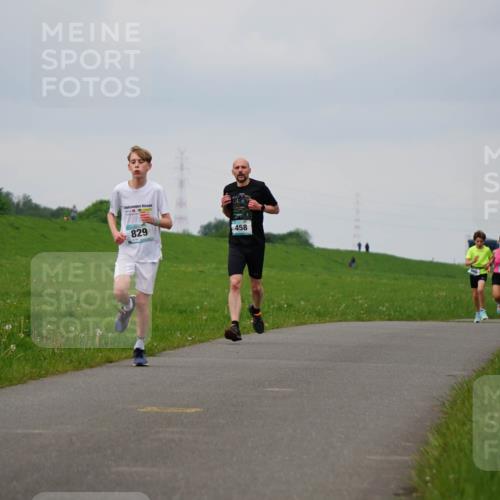 05.05.2024 - 7. Wedeler Halbmarathon Fuchs,  Jonas http://msf.ph/oto/6233170 05.05.2024 11:14:46 Laufen 829, 458, 11 meine-sportfotos.de