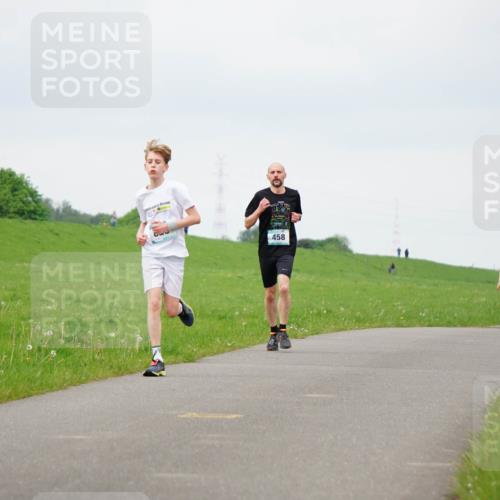 05.05.2024 - 7. Wedeler Halbmarathon Fuchs,  Jonas http://msf.ph/oto/6233172 05.05.2024 11:14:47 Laufen 458 meine-sportfotos.de
