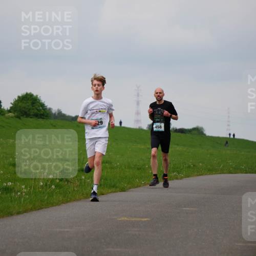 05.05.2024 - 7. Wedeler Halbmarathon Fuchs,  Jonas http://msf.ph/oto/6233175 05.05.2024 11:14:47 Laufen 29, 458 meine-sportfotos.de