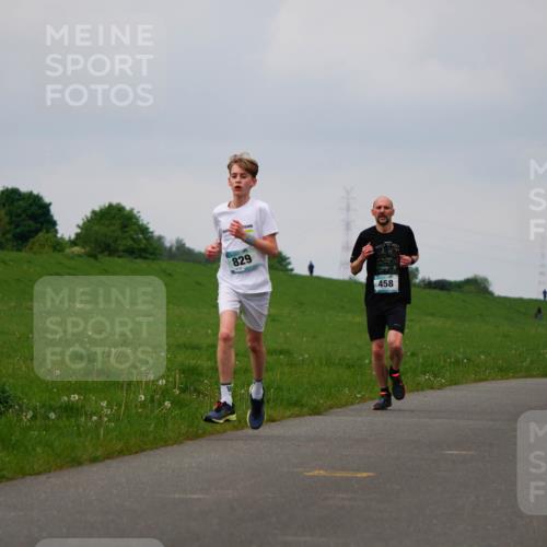 05.05.2024 - 7. Wedeler Halbmarathon Fuchs,  Jonas http://msf.ph/oto/6233177 05.05.2024 11:14:47 Laufen 829, 458 meine-sportfotos.de