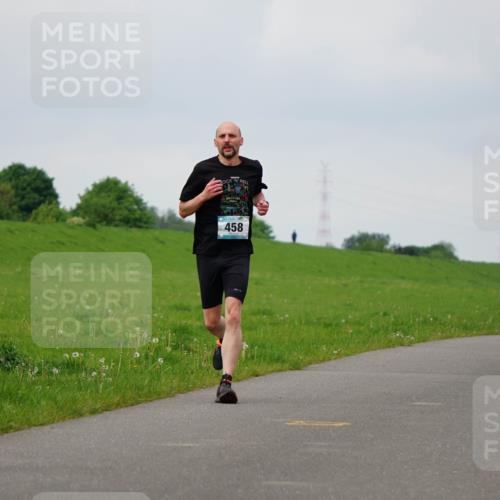 05.05.2024 - 7. Wedeler Halbmarathon Fuchs,  Jonas http://msf.ph/oto/6233194 05.05.2024 11:14:50 Laufen 829, 458, 546 meine-sportfotos.de