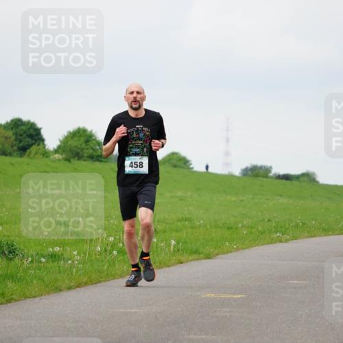 05.05.2024 - 7. Wedeler Halbmarathon Fuchs,  Jonas http://msf.ph/oto/6233198 05.05.2024 11:14:50 Laufen 458, 524 meine-sportfotos.de