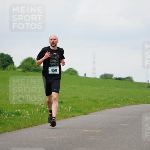 05.05.2024 - 7. Wedeler Halbmarathon Fuchs,  Jonas http://msf.ph/oto/6233199 05.05.2024 11:14:51 Laufen 458, 246 meine-sportfotos.de