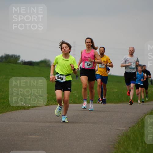 05.05.2024 - 7. Wedeler Halbmarathon Fuchs,  Jonas http://msf.ph/oto/6233223 05.05.2024 11:14:55 Laufen 846, 199 meine-sportfotos.de