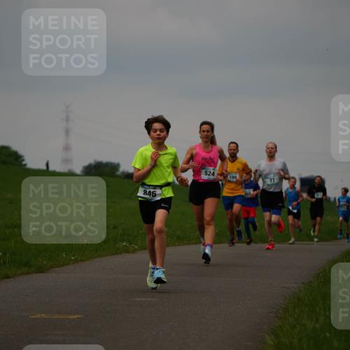 05.05.2024 - 7. Wedeler Halbmarathon Fuchs,  Jonas http://msf.ph/oto/6233227 05.05.2024 11:14:57 Laufen 846, 524, 199 meine-sportfotos.de