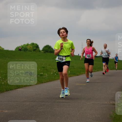 05.05.2024 - 7. Wedeler Halbmarathon Fuchs,  Jonas http://msf.ph/oto/6233249 05.05.2024 11:15:01 Laufen 846, 524 meine-sportfotos.de