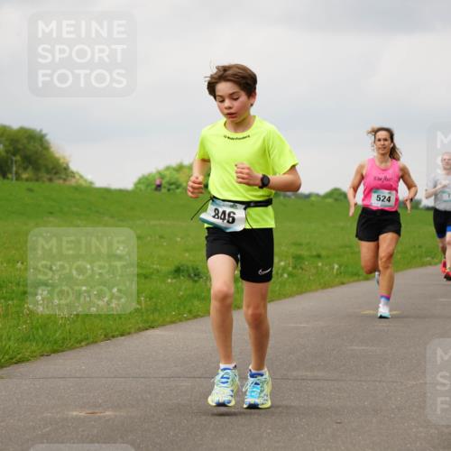 05.05.2024 - 7. Wedeler Halbmarathon Fuchs,  Jonas http://msf.ph/oto/6233257 05.05.2024 11:15:02 Laufen 846, 524 meine-sportfotos.de
