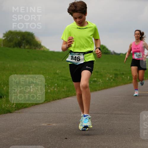 05.05.2024 - 7. Wedeler Halbmarathon Fuchs,  Jonas http://msf.ph/oto/6233260 05.05.2024 11:15:02 Laufen 846, 524 meine-sportfotos.de