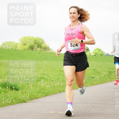 05.05.2024 - 7. Wedeler Halbmarathon Fuchs,  Jonas http://msf.ph/oto/6233273 05.05.2024 11:15:05 Laufen 524, 127, 77, 199 meine-sportfotos.de