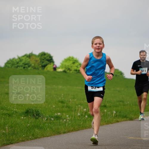 05.05.2024 - 7. Wedeler Halbmarathon Fuchs,  Jonas http://msf.ph/oto/6233307 05.05.2024 11:15:13 Laufen 574, 811, 842 meine-sportfotos.de