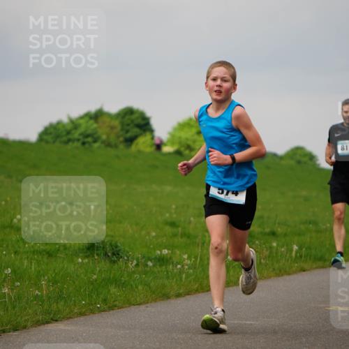 05.05.2024 - 7. Wedeler Halbmarathon Fuchs,  Jonas http://msf.ph/oto/6233310 05.05.2024 11:15:13 Laufen 574, 811 meine-sportfotos.de