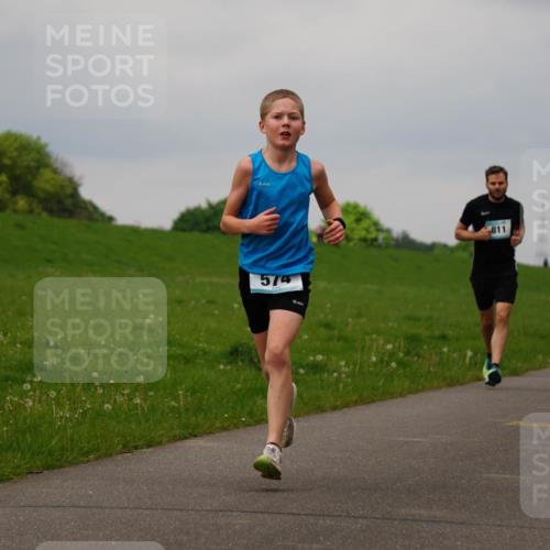 05.05.2024 - 7. Wedeler Halbmarathon Fuchs,  Jonas http://msf.ph/oto/6233318 05.05.2024 11:15:14 Laufen 574, 811, 842 meine-sportfotos.de