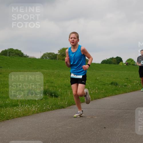 05.05.2024 - 7. Wedeler Halbmarathon Fuchs,  Jonas http://msf.ph/oto/6233320 05.05.2024 11:15:16 Laufen 811 meine-sportfotos.de