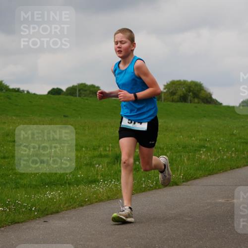 05.05.2024 - 7. Wedeler Halbmarathon Fuchs,  Jonas http://msf.ph/oto/6233325 05.05.2024 11:15:16 Laufen 811 meine-sportfotos.de